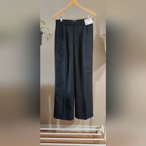 NWT Uniqlo Black Pleated Trousers